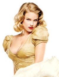 《美国队长》女主角二选一 平胸奈特莉尴尬出