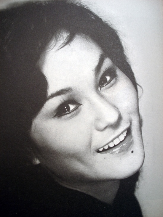 香港已故奇女子狄娜火化