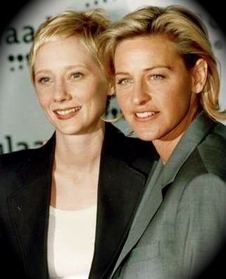 ellen degeneres)和安妮·海切(anne heche)这是一对勇敢的女同性恋