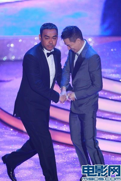 张家辉、刘青云颁最佳女主角 调侃黄秋生吴镇宇