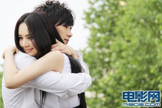 女星孟茜台湾拍mv 现场和男主角大玩热情暧昧