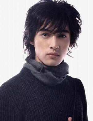 胡歌钟爱摇滚自称伪歌手 不着急结婚但是很孤