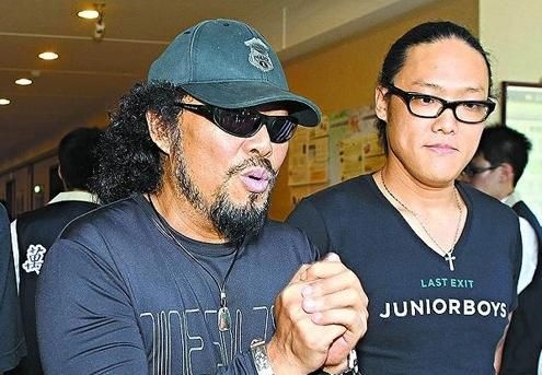 张菲欲花费千万盖家族墓园 前妻守灵悼念婆婆