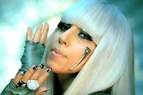 Lady GaGa演唱会遭激进团体抗议 网上呼吁祈