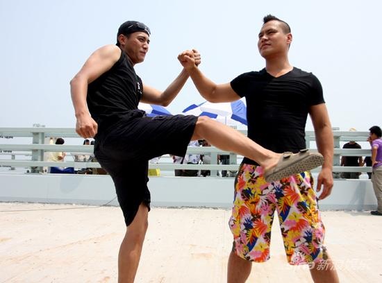 [图]《硬汉2》刘烨PK散打王柳海龙 借妻侃记者