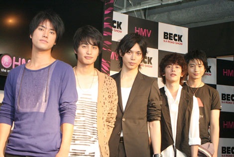 (左起)桐谷健太,中村苍,水岛宏,佐藤健,向井理