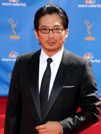 真田广之儒雅助阵