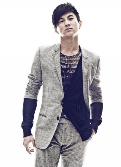 吴奇隆最新杂志写真曝光 散发迷人熟男魅力_华