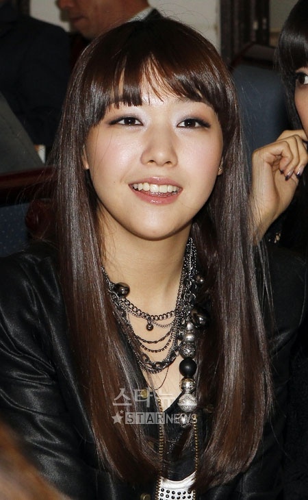 韩国女团成员范敏雅首次触电银幕 扮演不良少