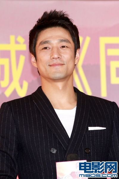 池珍熙不肯与韩孝珠重温吻戏 香港宣传引围观