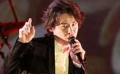 “月之?！敝鞒哟迓∫幌愀哿料?舉辦個人演唱會
