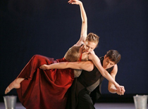 《舞蹈：巴黎歌剧院芭蕾舞团》摄制组只由3人组成