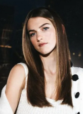 克洛伊·伊斯特