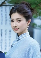 斓曦