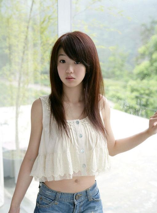 美少女瑶瑶重回水手服时代拍录影带玩湿身