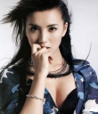 “百变”陈好美艳写真曝光 红裙裹身秀玲珑身材
