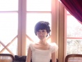 张娜拉最新可爱风婚纱照 流露出小女人娇嗔羞态