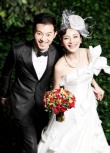 沙溢、胡可再曝婚紗寫真 笑容甜蜜牽手秀幸福