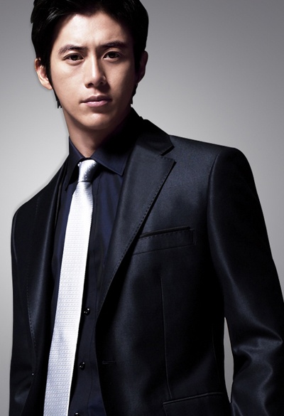 高修发表声明公开恋情 承认女友是美术系大学生