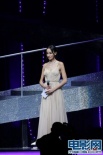 吴彦祖娇妻Lisa.S长裙华贵典雅 巧笑倩兮做主持
