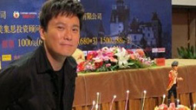 张信哲演唱会媲美音乐剧 歌迷送旋转舞台蛋糕庆祝