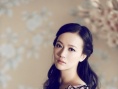 唐于鴻春日寫真溫情洋溢 五官精致佳人如畫