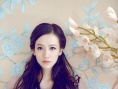 唐于鴻春日寫真溫情洋溢 五官精致佳人如畫