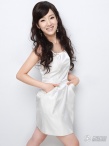 李念为国际杂志拍摄写真 脱俗气质被誉春天百合