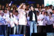容祖儿献唱311爱心晚会 粉色夹克尽显清纯靓丽