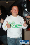 曾志伟率众星出席311烛光晚会 公益冲锋陷阵