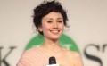 袁泉產(chǎn)后粉嫩復(fù)出撈金 秀香肩優(yōu)雅顯成熟女人魅力