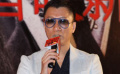 《戰(zhàn)國》主演廣州助首映 孫紅雷眼睛受傷墨鏡遮面