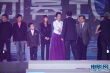 蒋雯丽白衣紫裙亮相 《在一起》获优秀纪录片奖