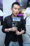 新影帝文章现身后台受访 展现笑容分享获奖喜悦