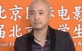 徐峥黑西服笔挺亮相红毯 一言不发酷劲十足