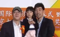 《钢的琴》导演、男主演王千源与小演员亮相
