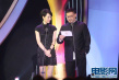 姜武、姜宏波頒優(yōu)秀女演員獎(jiǎng) 默契亮相侃侃而談