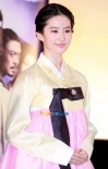 劉亦菲著韓服宣傳“倩女” 欣賞全度妍喜歡Rain