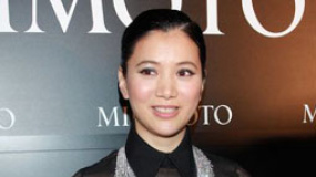 袁詠儀佩千萬首飾出風頭 性感搶鏡渴望再生一女