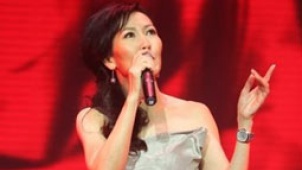 陈美琪登场优雅高贵 深情献唱歌曲《女人花》