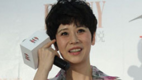 大S婚后变性情全力以赴待孕 海清光脚传授育儿经