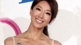 隋棠性感秀美腿 代言女性私密品不懼與小S撞車