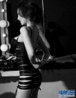 莫小棋演繹化妝間性感大片 笑容親和大秀好身材