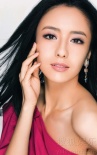 佟麗婭性感妝容登封面 盡顯嫵媚麗人風情