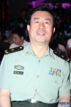 明振江一身軍裝亮相傳媒大獎(jiǎng) 盡顯軍人颯爽英姿