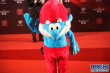 《蓝精灵》剧组亮相红毯 “精灵”造型可爱喜人