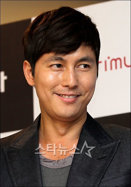 郑宇盛分手后首次露面 略有发福神情稍显憔悴