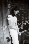 张歆艺黑白光影写真 素雅妆容点缀迷人气质