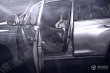 任重最新汽車大片出爐 瀟灑駕姿盡顯酷勁十足