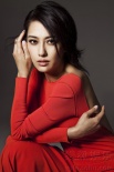 孟廣美寫真盡顯熟女氣質(zhì) 眼神冷艷魅惑十足